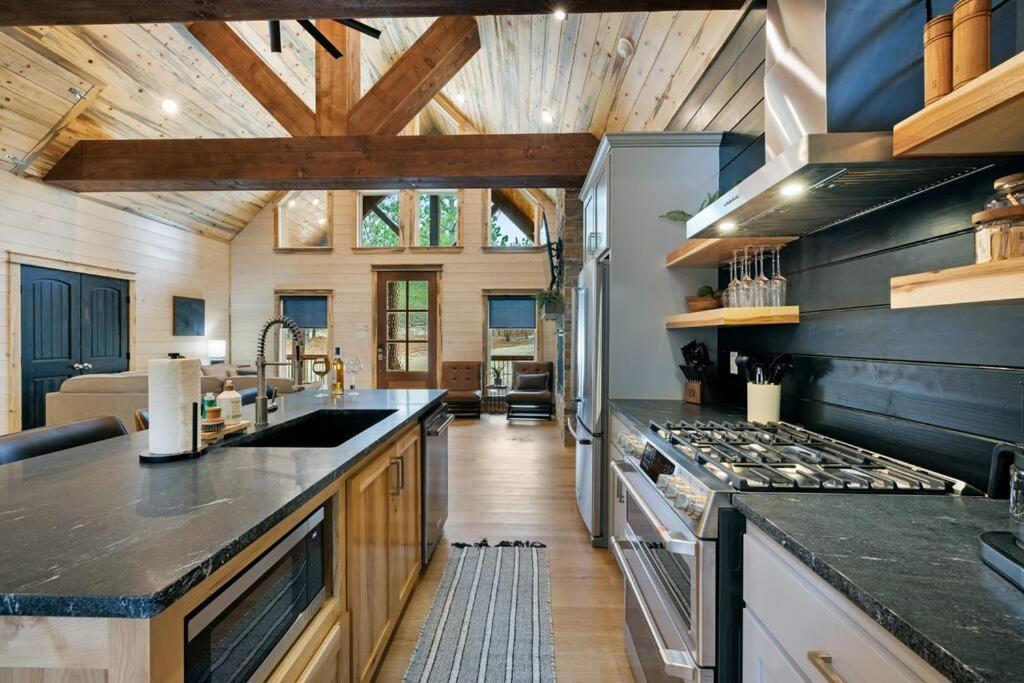 Lone Pine Lodge. Brand New! 2 Bedroom Luxury Cabin. Broken Bow Exterior foto